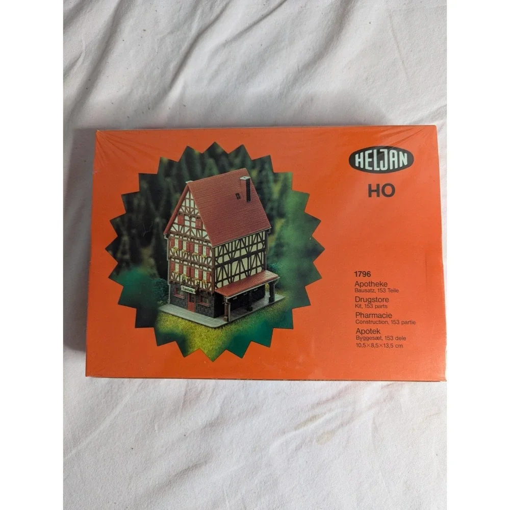 Heljan HO 1796 Railroad Drugstore train locomotive town building‎ model kit